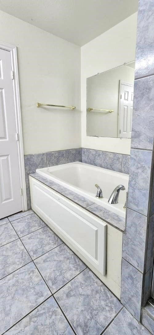 Building Photo - 11899 Algonquin Dr Unit 5