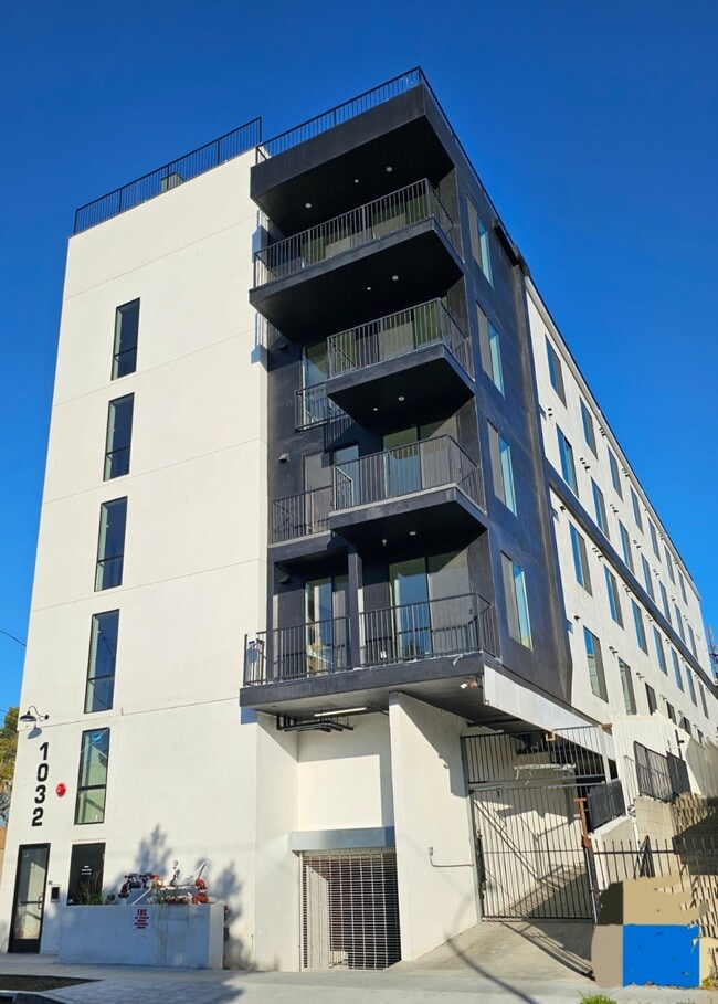 Building - The Coronado