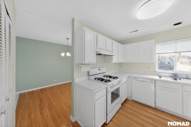 Photo - 992 Darla Ct