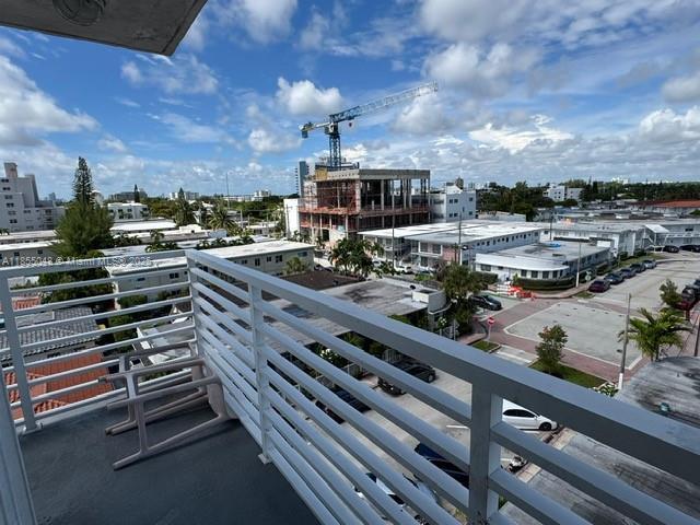 Building Photo - 7800 Carlyle Ave Unit 6C Rental