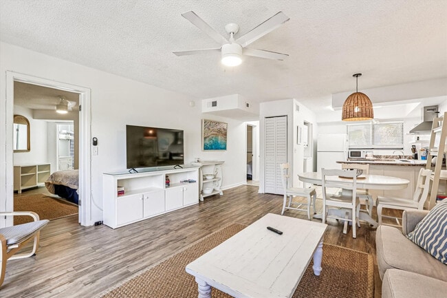 Photo - 130 Ocean Hibiscus Dr Unidad FL2-ID1253546P