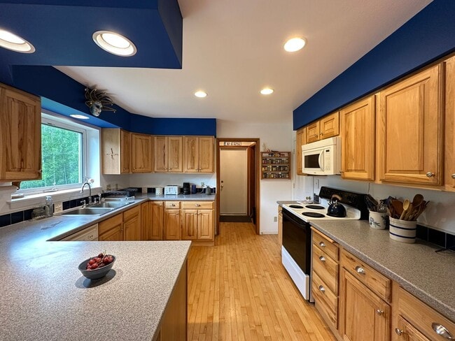 Photo - Fully Furnished 3BD/3BA Home with Solar Power