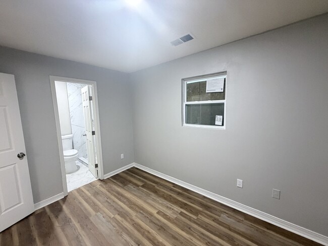 Photo - 764 Alma St
