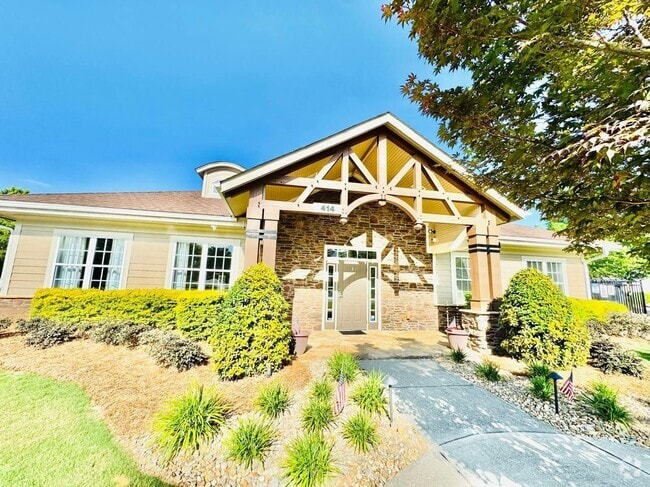 Building Photo - 821 Canoe Song Rd Rental