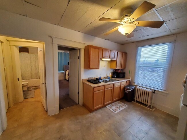 Building Photo - 2221 Olive St Unit 2221-2