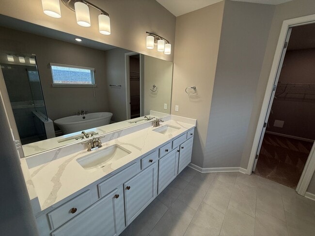 Photo - 592 Holden Dr