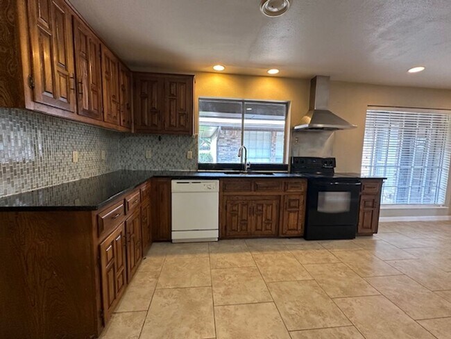 Photo - Family home in Huntington Subdivision in P...
