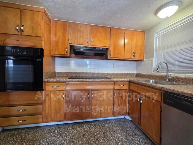 Photo - 2807 Hertha Ave