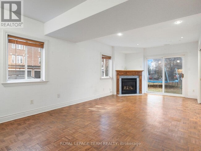 Photo - 51 Castle Glen Crescent