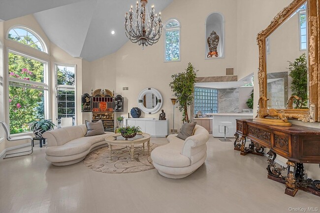 12 Gold Cir