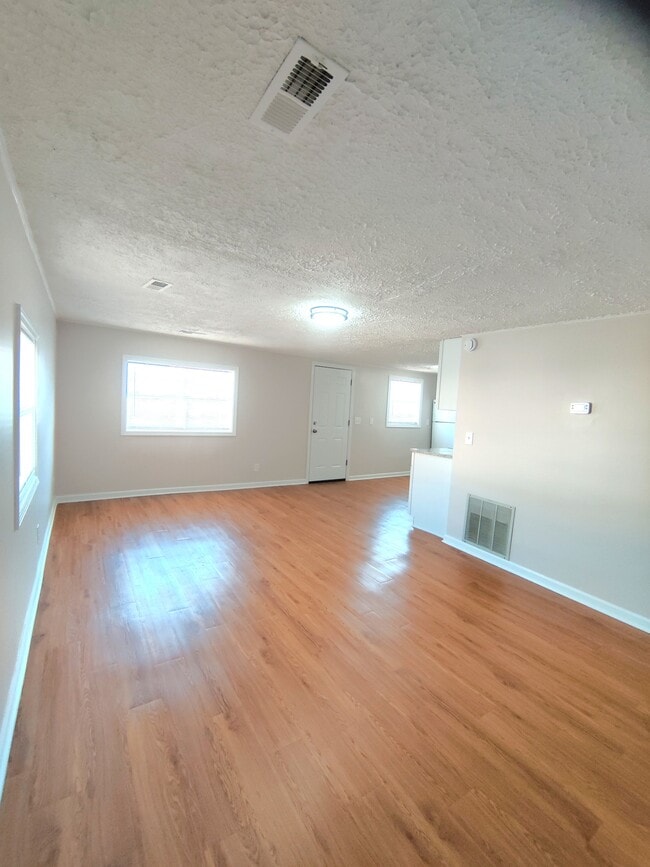 Photo - 31 E Church St
