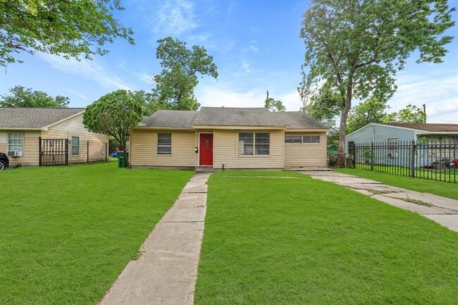 Photo - 6314 Crestville St House