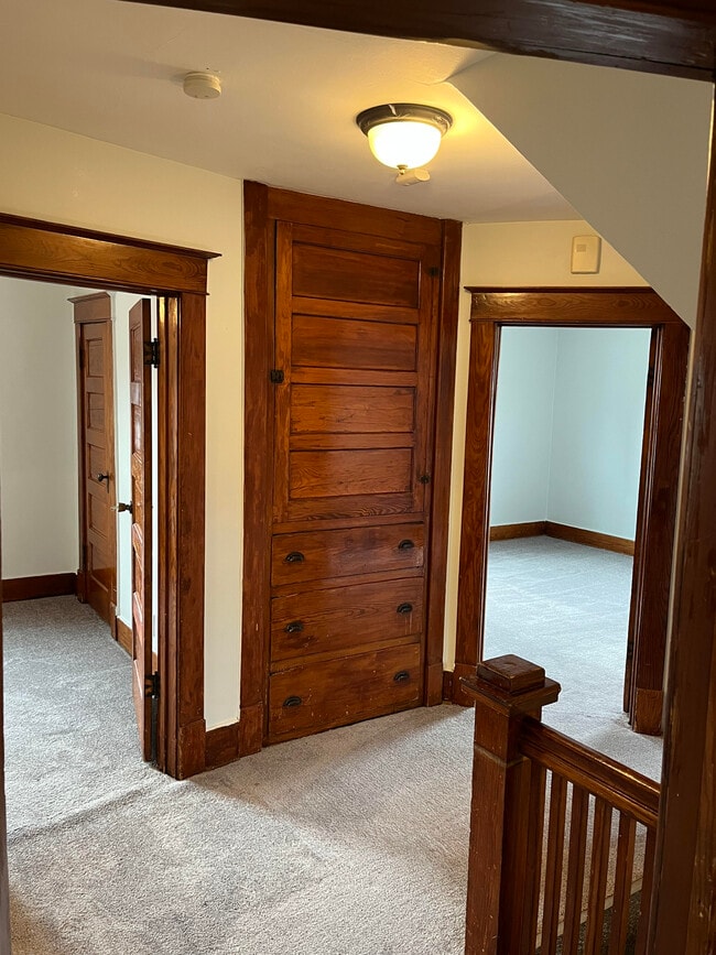 Building Photo - 430 N 25th St