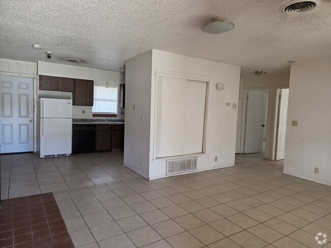 Building Photo - 712 S Washington Ave Rental