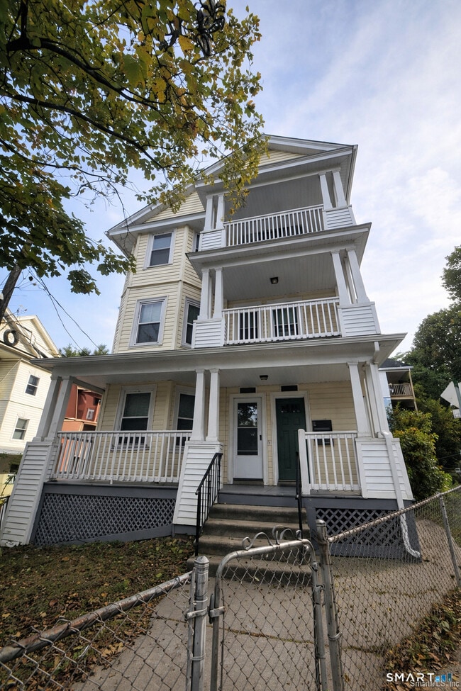 Building Photo - 155 Congress Ave Unit 3