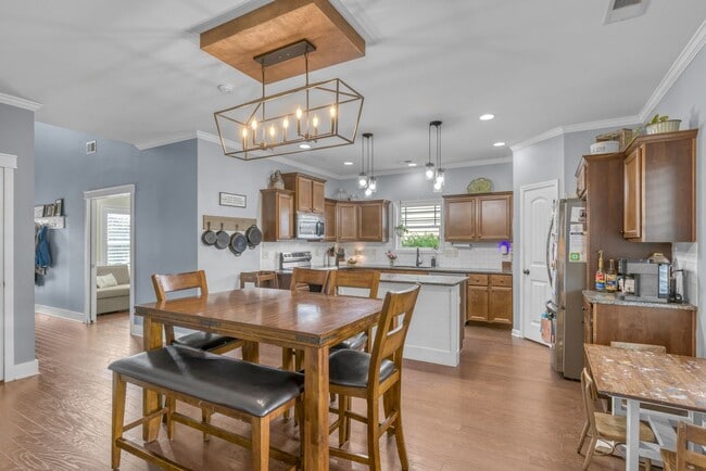 Photo - Spacious 4 Bedroom Home in Auburn