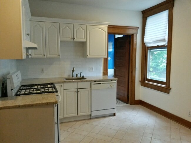 Photo - 164 Fairfield Ave Unit 1