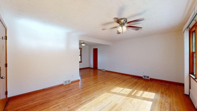 Photo - 3239 Silsby Rd Unit 4