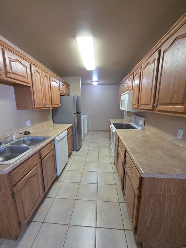 Photo - 805 W 12th St