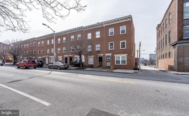 Photo - 1423 E Baltimore St