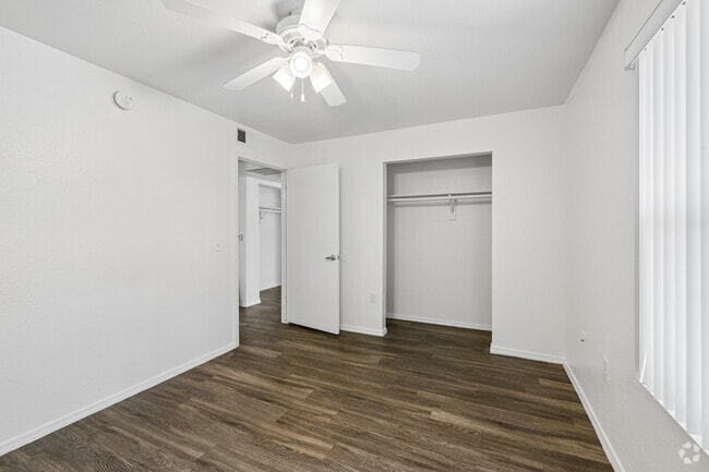 2BR, 1BA - 817SF - Bedroom