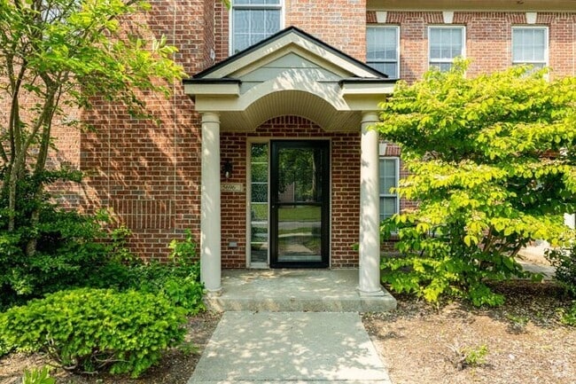 Building Photo - 5603 Hampshire Ln Rental