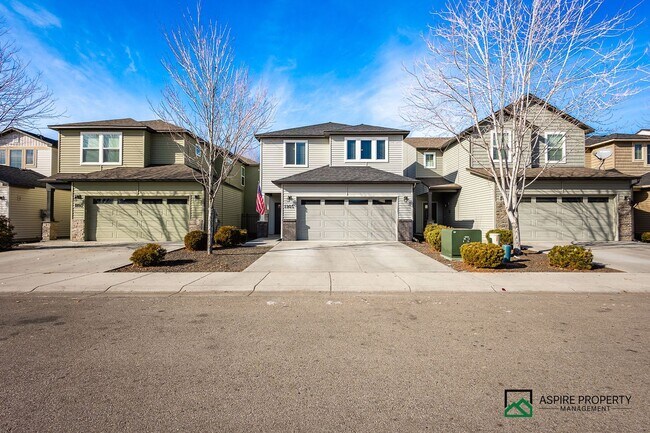 Photo - Heart of Meridian 4 Bed 3 Bath