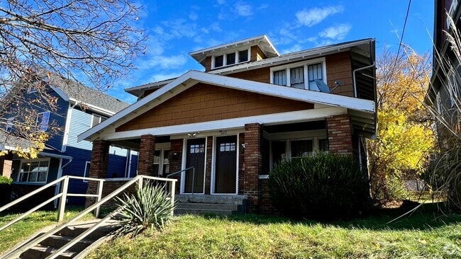 Building Photo - 620 Lafayette Ave SE Unit 620 Lafayette SE Rental