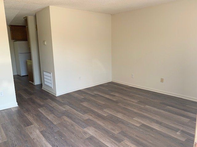 Photo - 810 B's Barbeque Rd