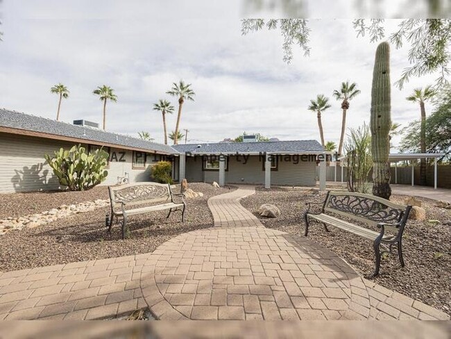 Photo - 5301 N 43rd Pl