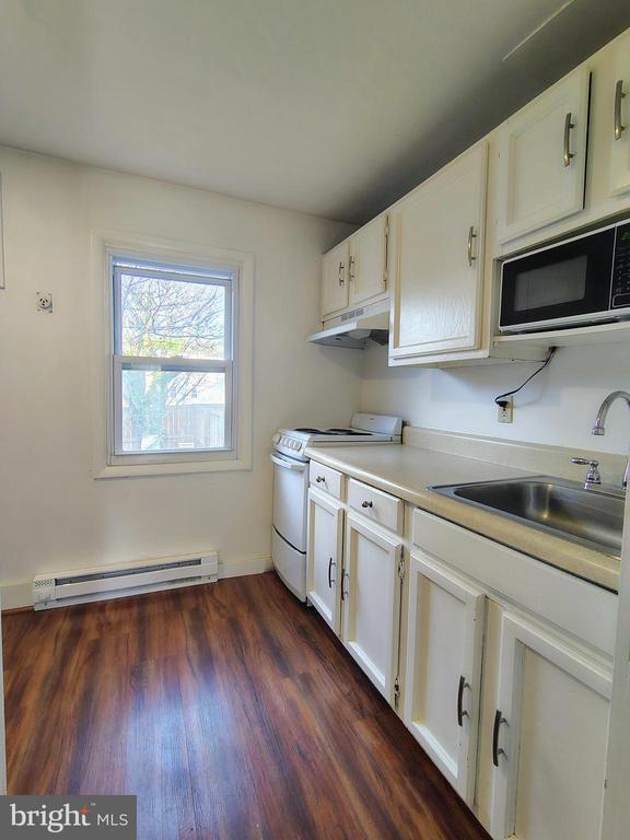 Building Photo - 110 Ice St