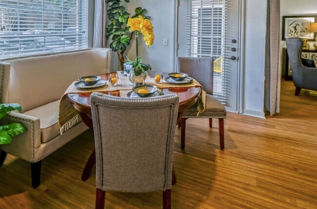 Photo - Lease Today, Smile Tomorrow Unidad ASTSL