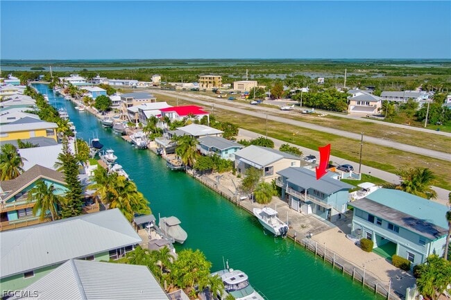 Photo - 280 Airport Dr S