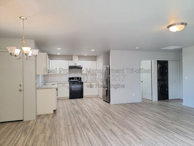 Photo - 412 Whitefish Ln