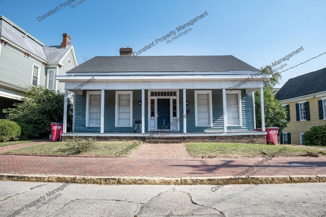 Building Photo - 1031 Bond St Unit 1