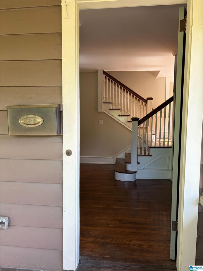 Photo - 2717 Caldwell Ave S