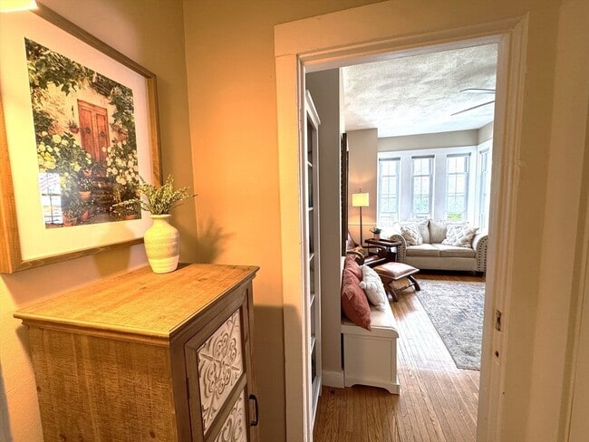 Photo - 36 Wallis St Unit 2