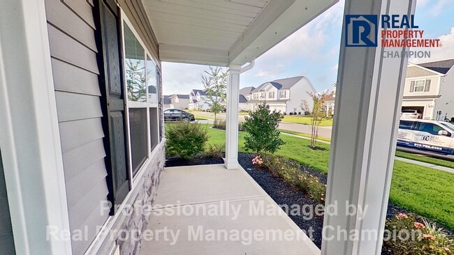 Building Photo - Former Model Home in Popular Grayson Park