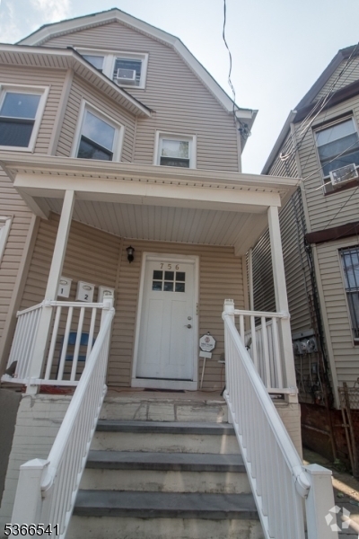 Building Photo - 756 S 17th St Unit 1 Rental