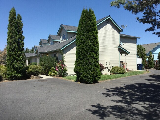 Photo - tuc142 Unit 03