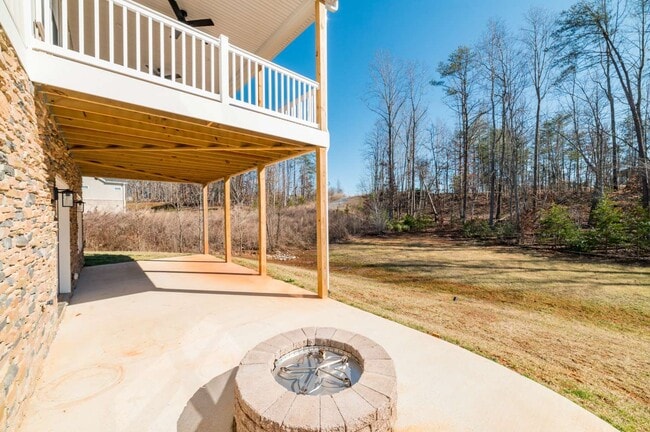 Photo - 102 Beech Tree Ln