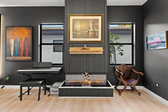 Photo - 4931 Whispering Way