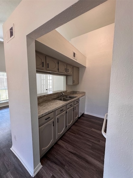 Photo - 7512 Independence Dr