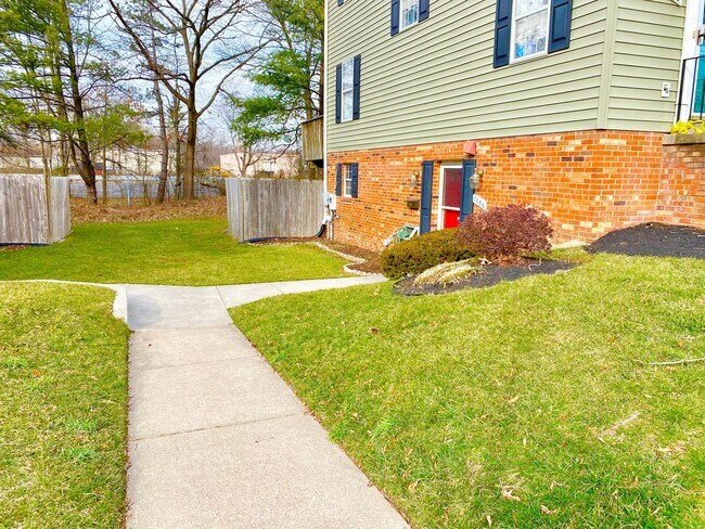 Photo - Beautiful 2 Bedroom Lower Level Condo in L...