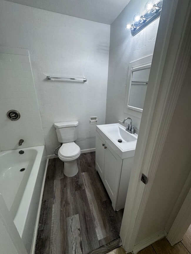 Photo - 129 N Park Ave Unit 129 N. Park Ave. # 131