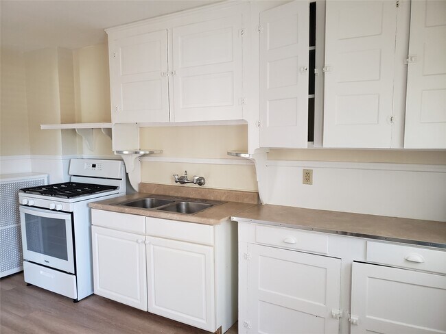 Photo - 2602 North St Unit 3W