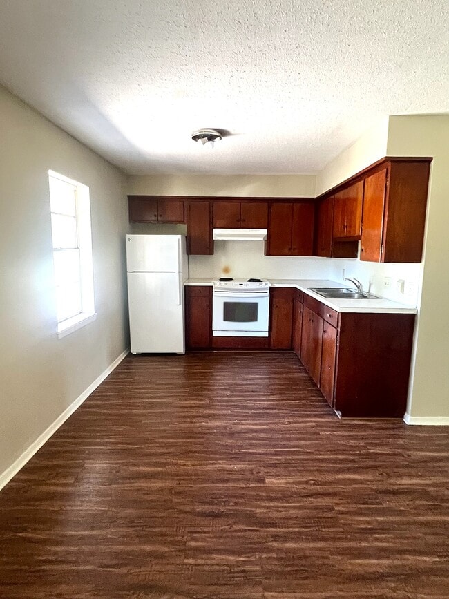 Photo - 317 W School St Unit B