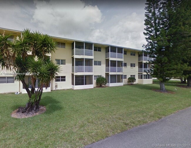 Building Photo - 20200 NE 27th Ct Unit 16 Rental