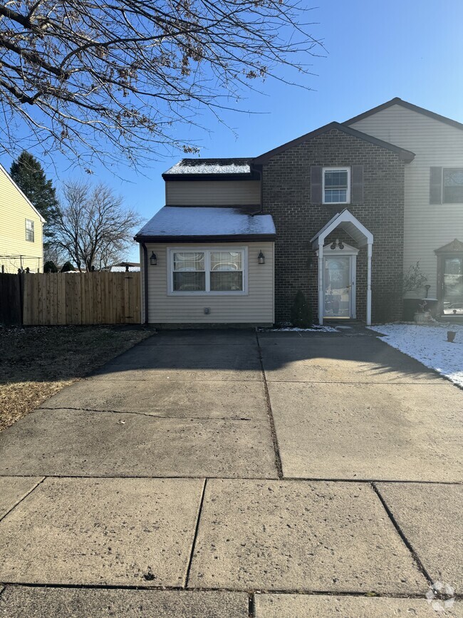 Building Photo - 125 Winfield Ct Rental