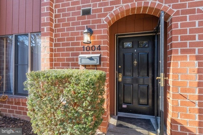 Photo - 1004 Worthington Dr